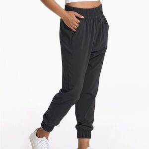 Vuori Women's Villa Joggers - Size Small